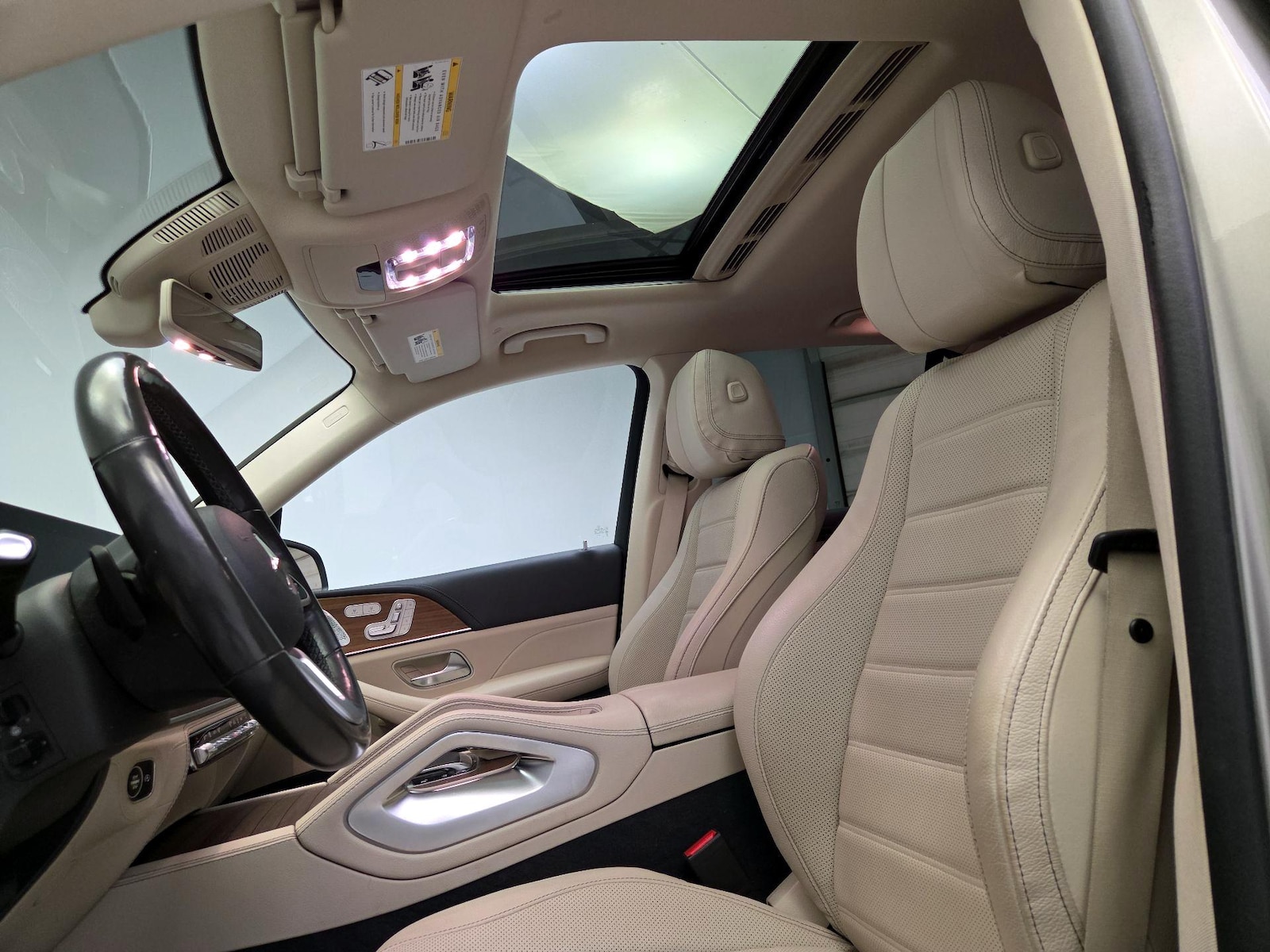 Sunroof(s) & Overhead Airbags