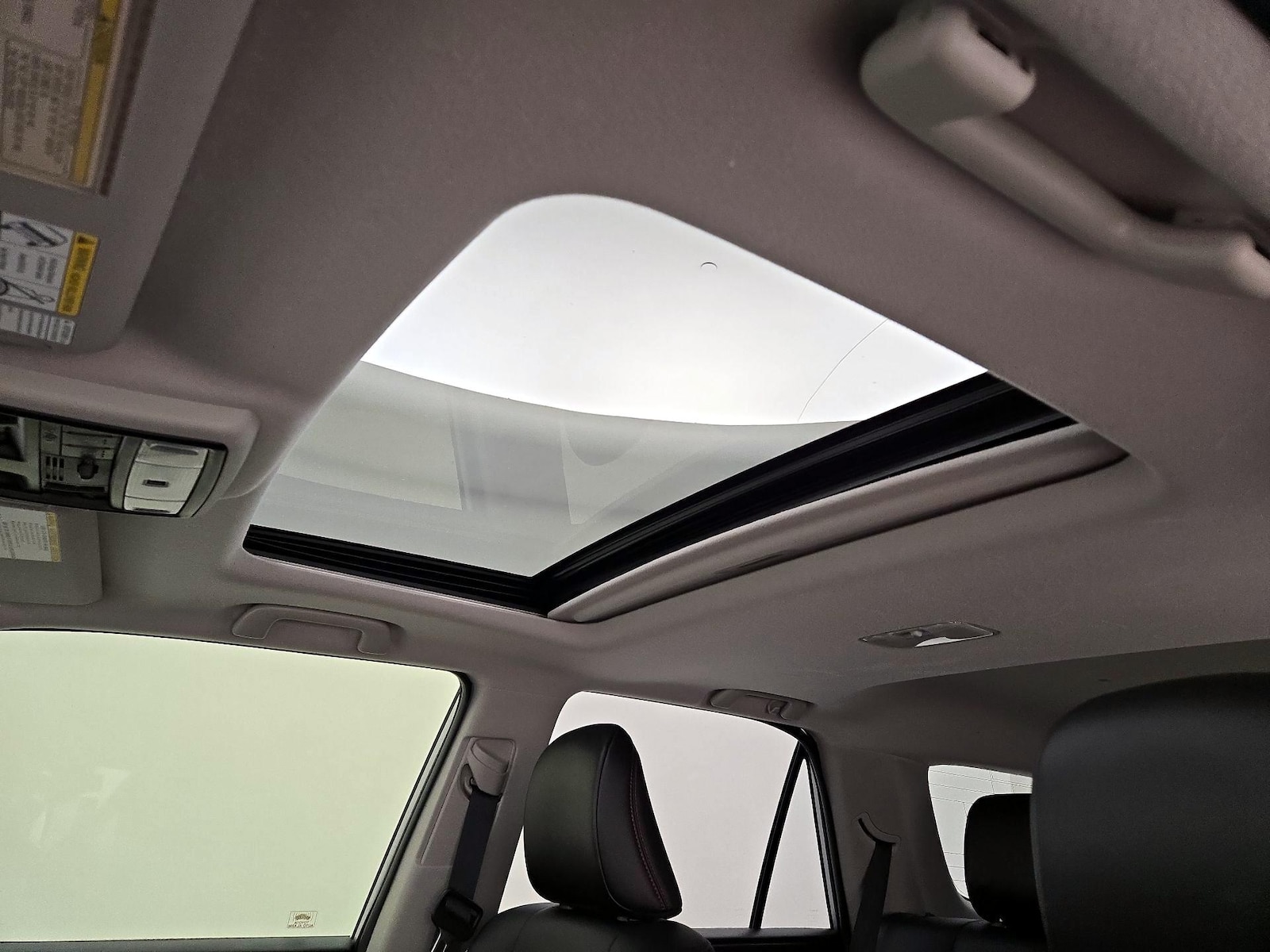 Sunroof(s) & Overhead Airbags