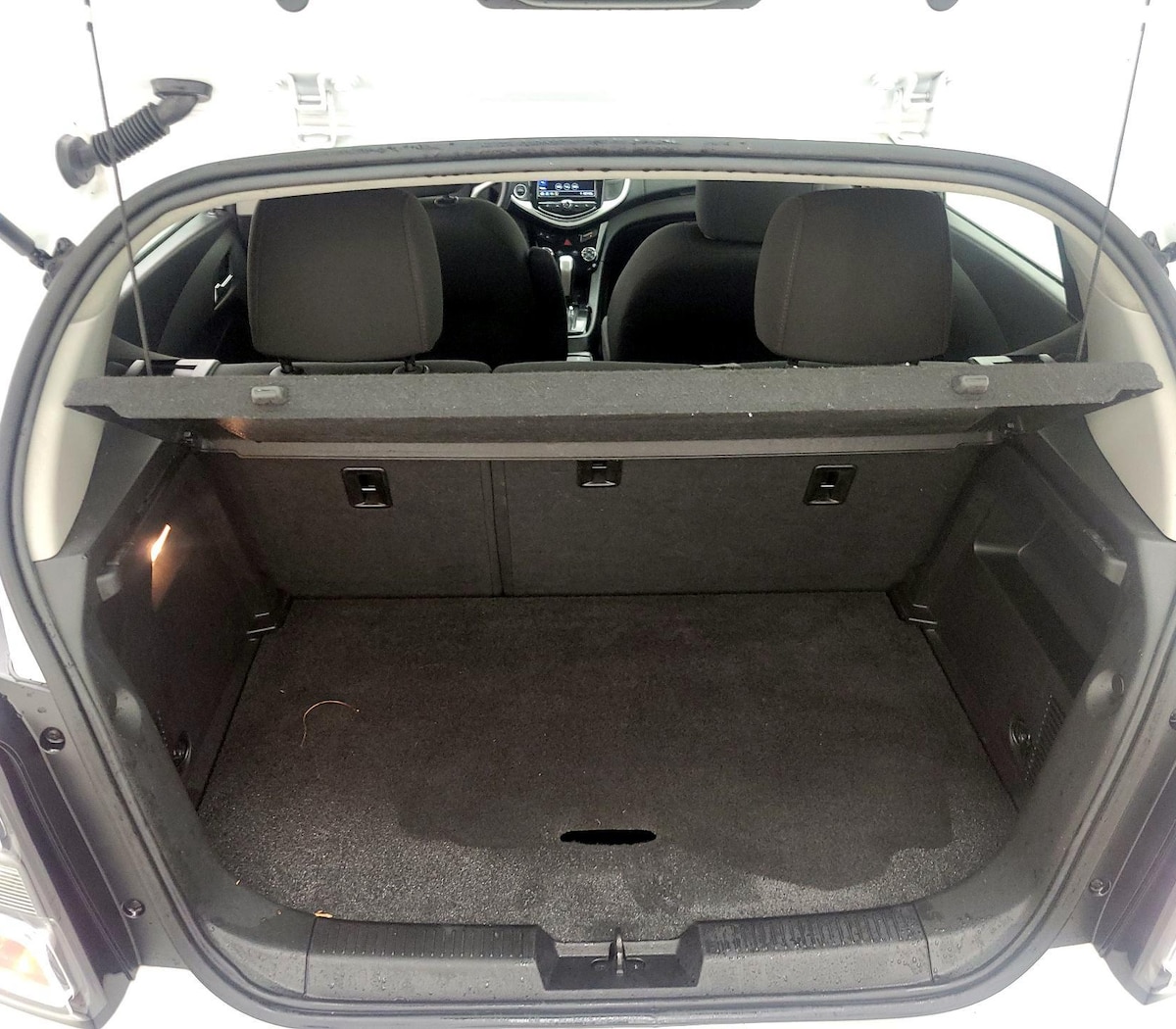 Trunk/Cargo (Seats Up)