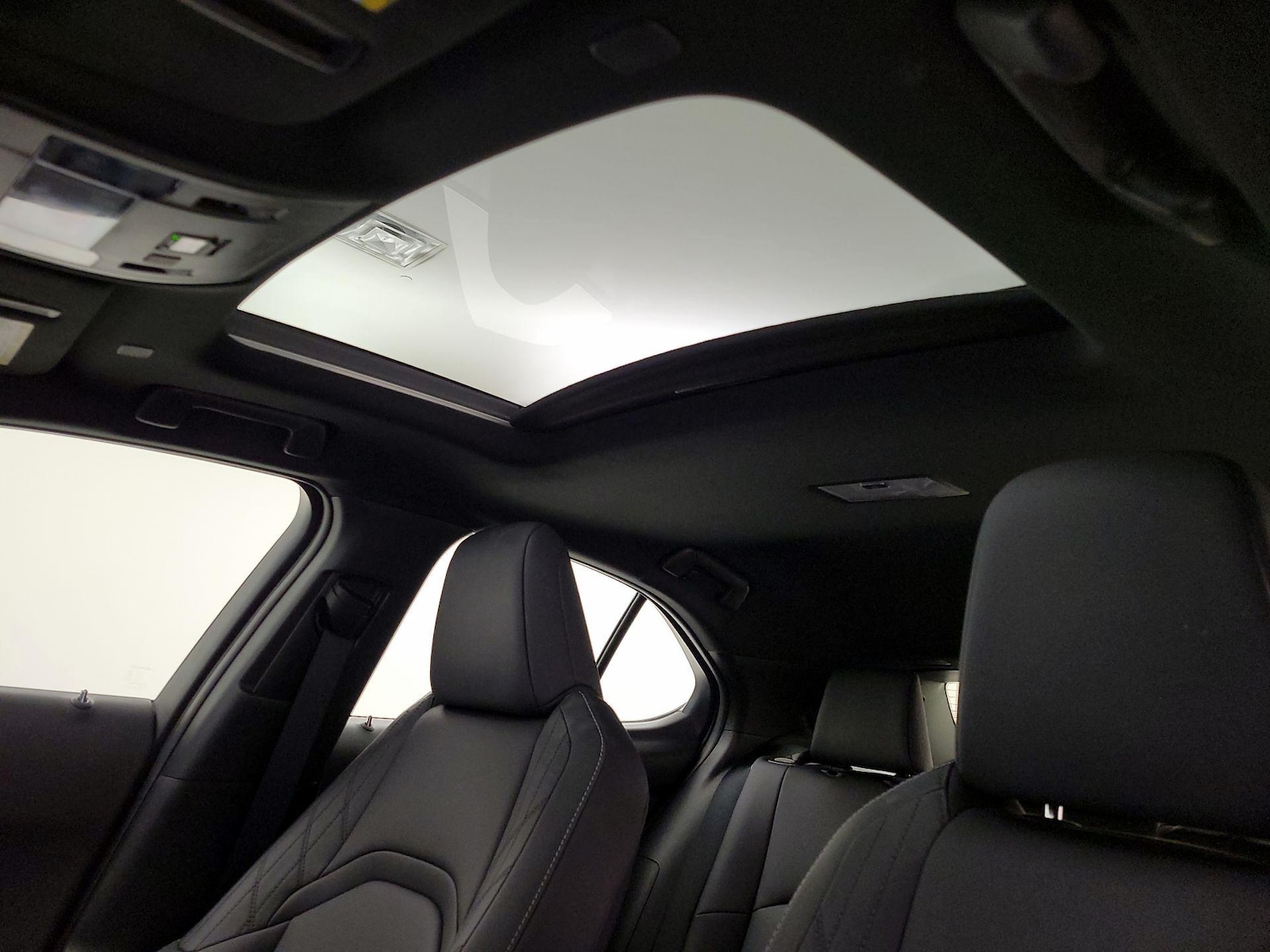 Sunroof(s) & Overhead Airbags