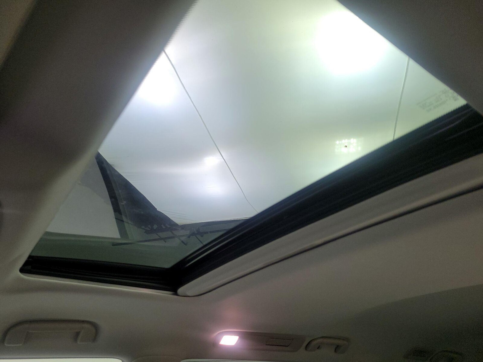 Sunroof(s) & Overhead Airbags