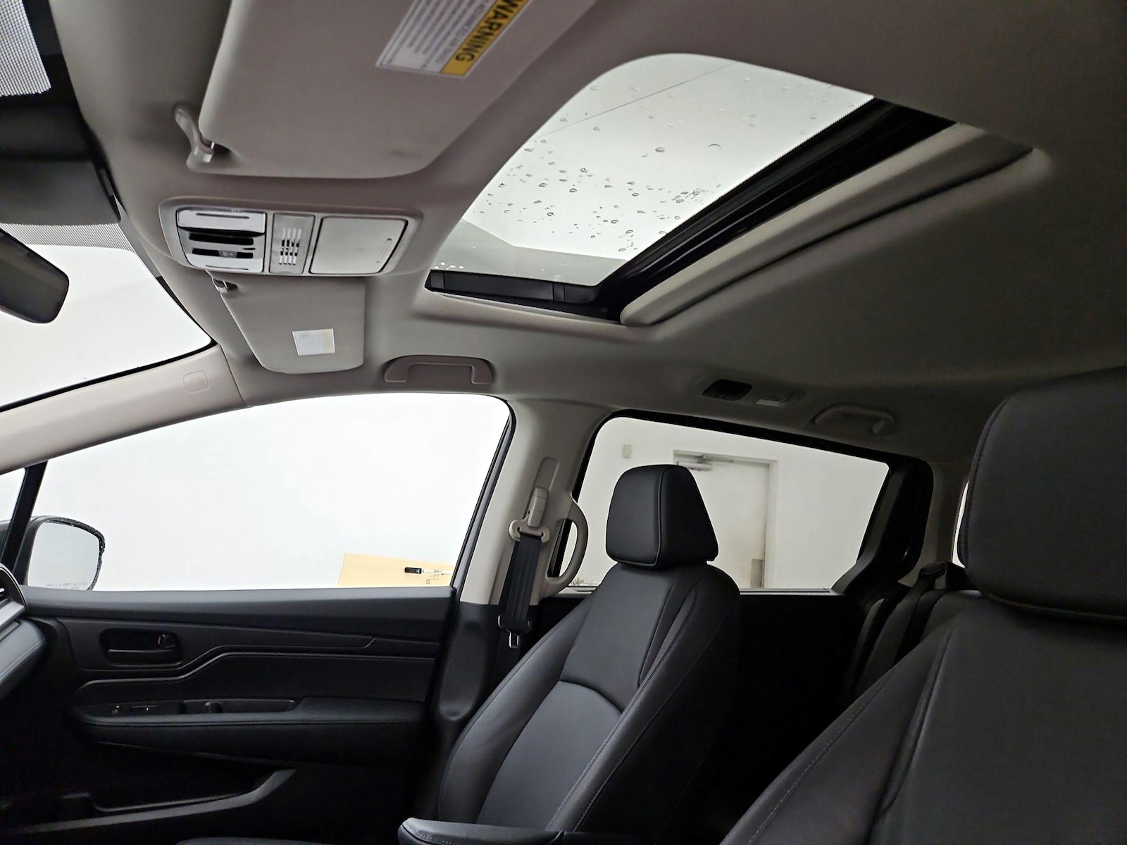 Sunroof(s) & Overhead Airbags