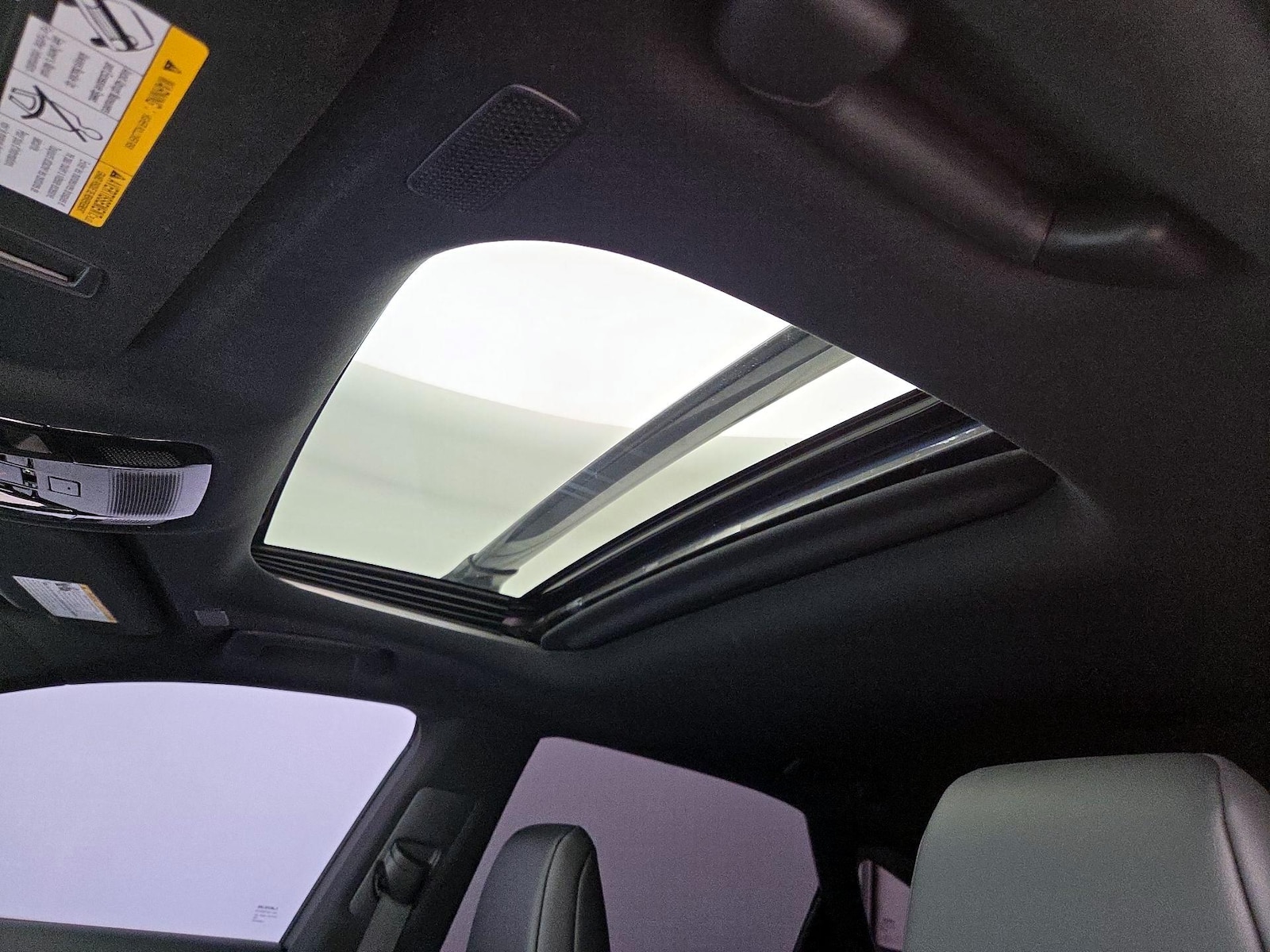 Sunroof(s) & Overhead Airbags
