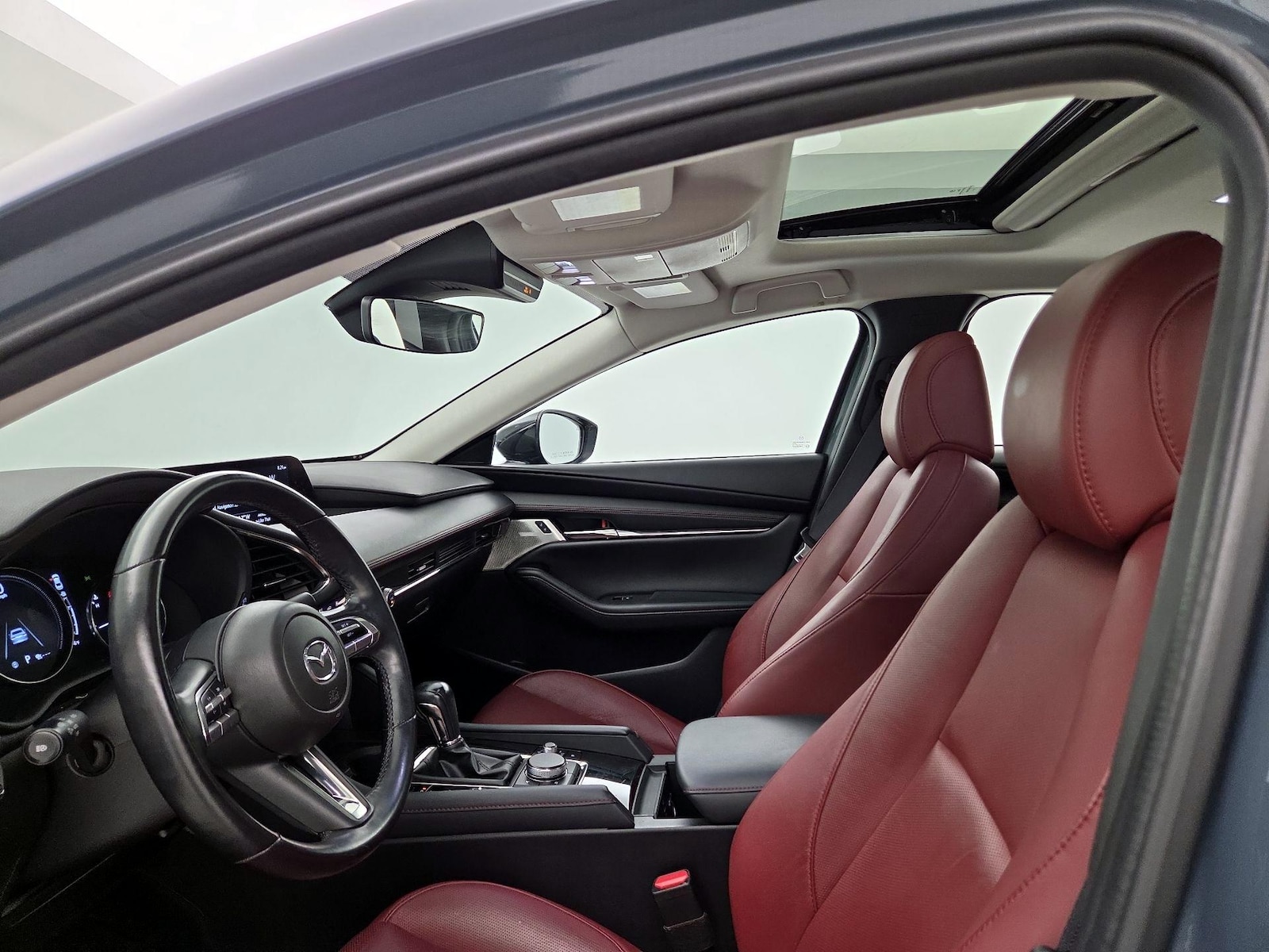 Sunroof(s) & Overhead Airbags