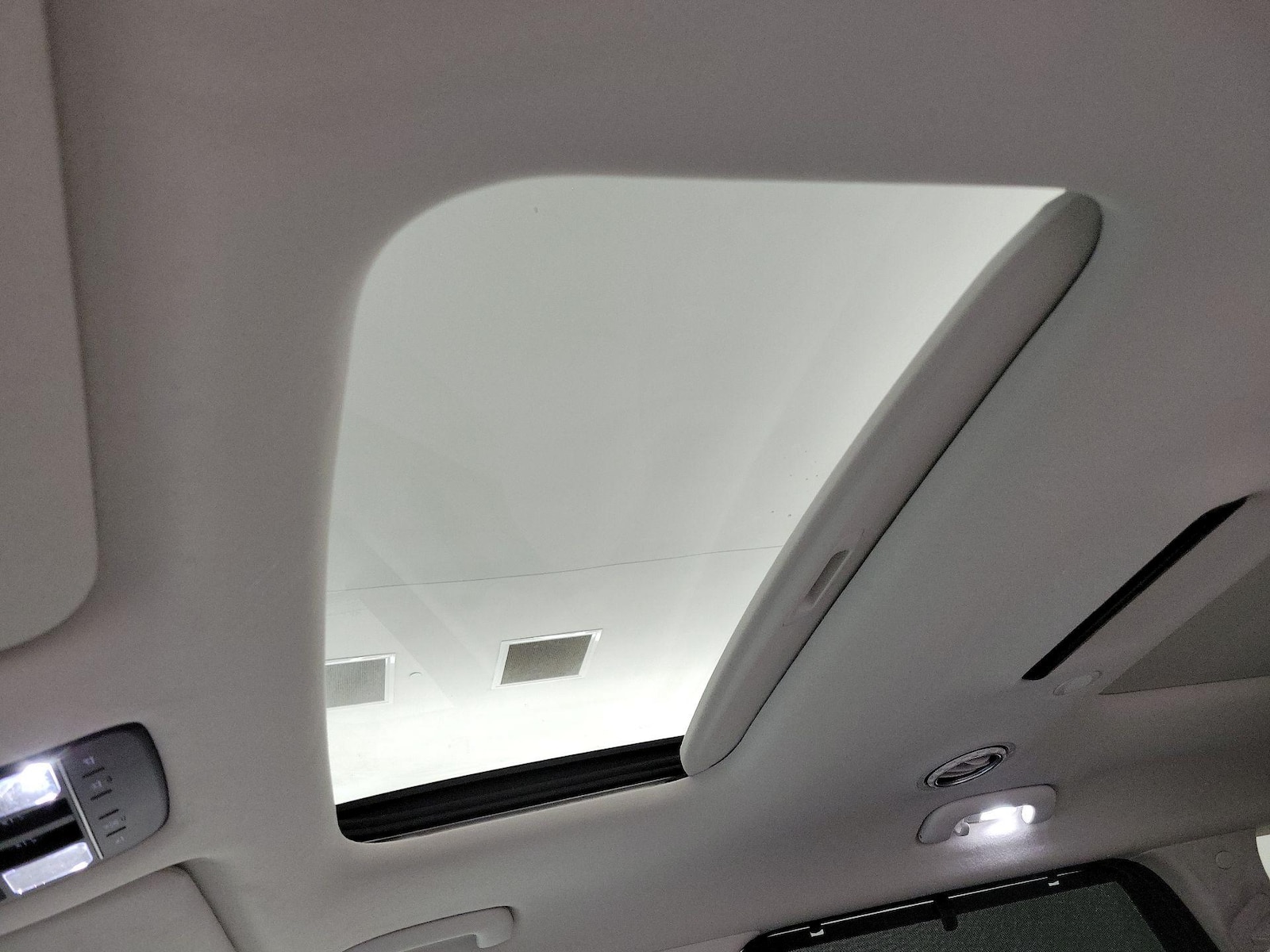 Sunroof(s) & Skylight(s)