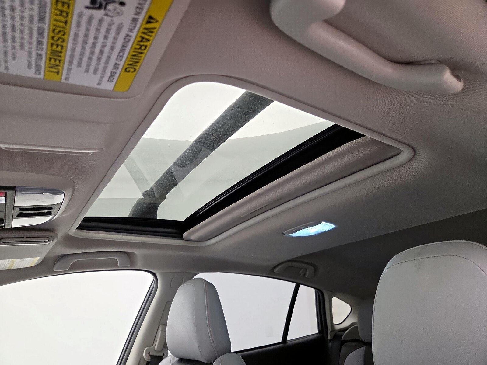 Sunroof(s) & Overhead Airbags