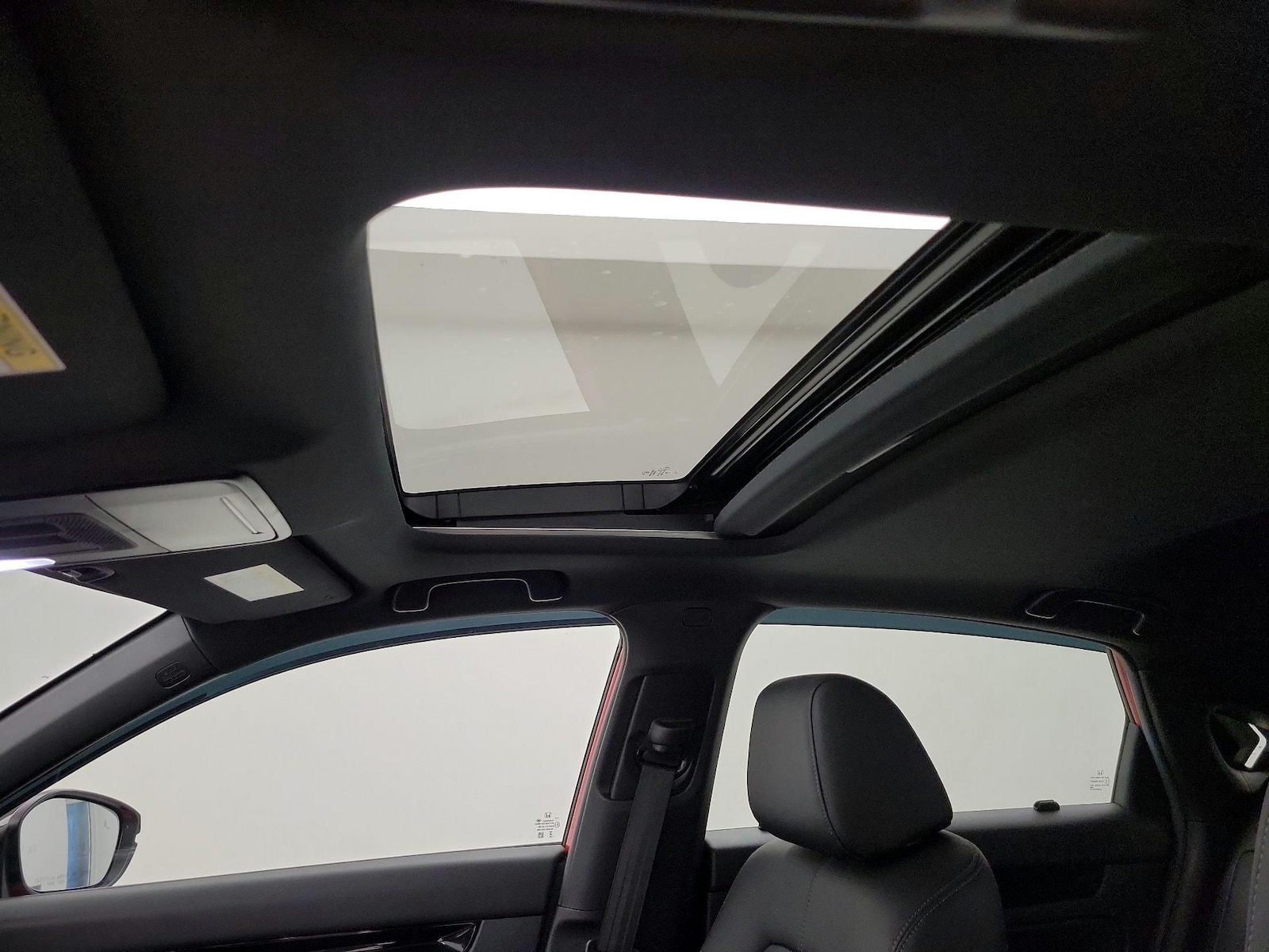Sunroof(s) & Overhead Airbags