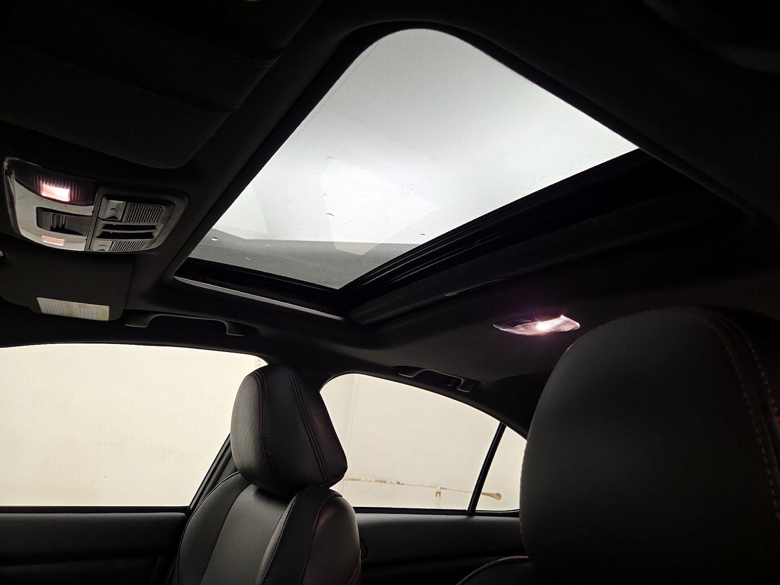 Sunroof(s) & Overhead Airbags