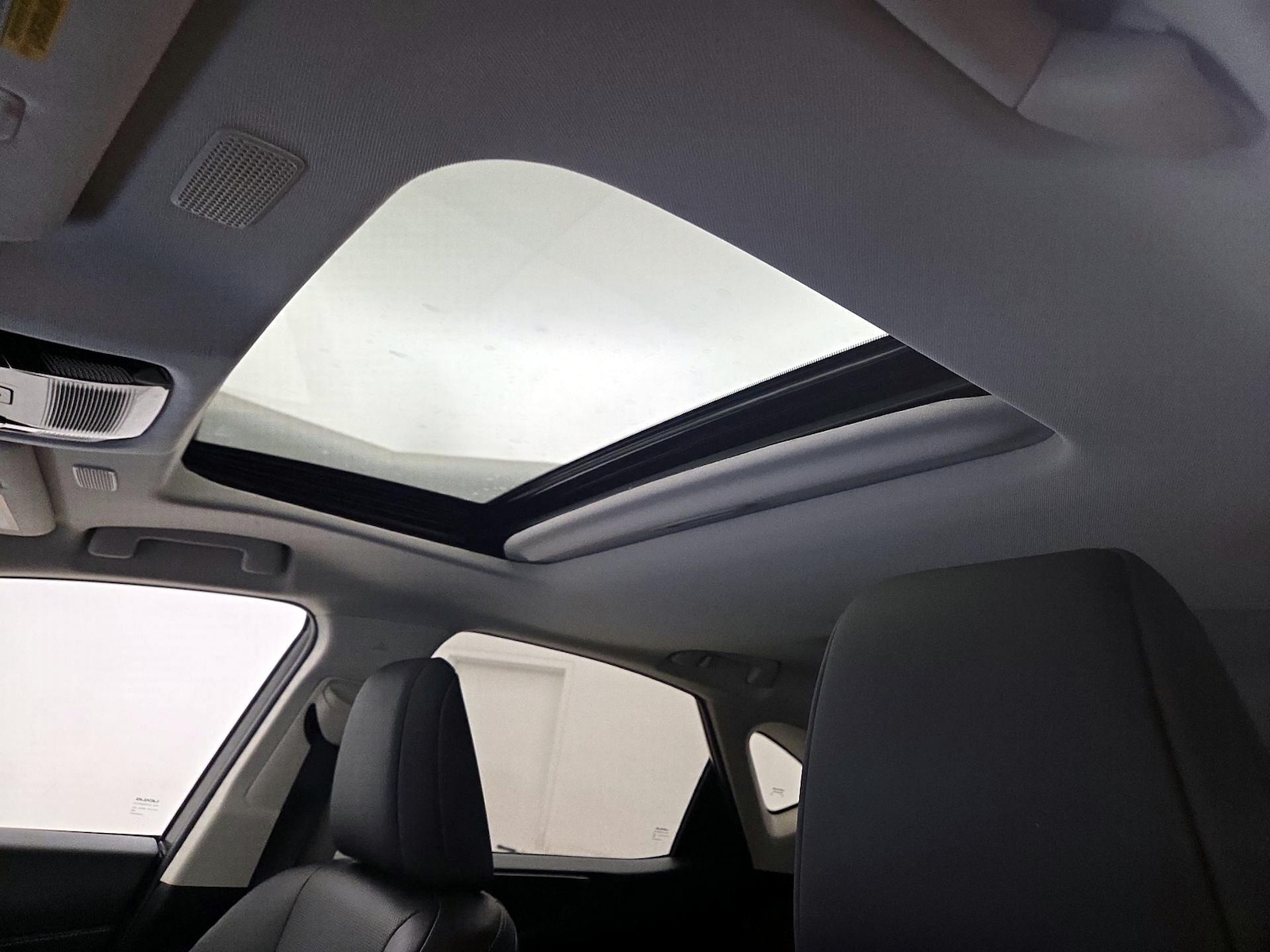 Sunroof(s) & Overhead Airbags