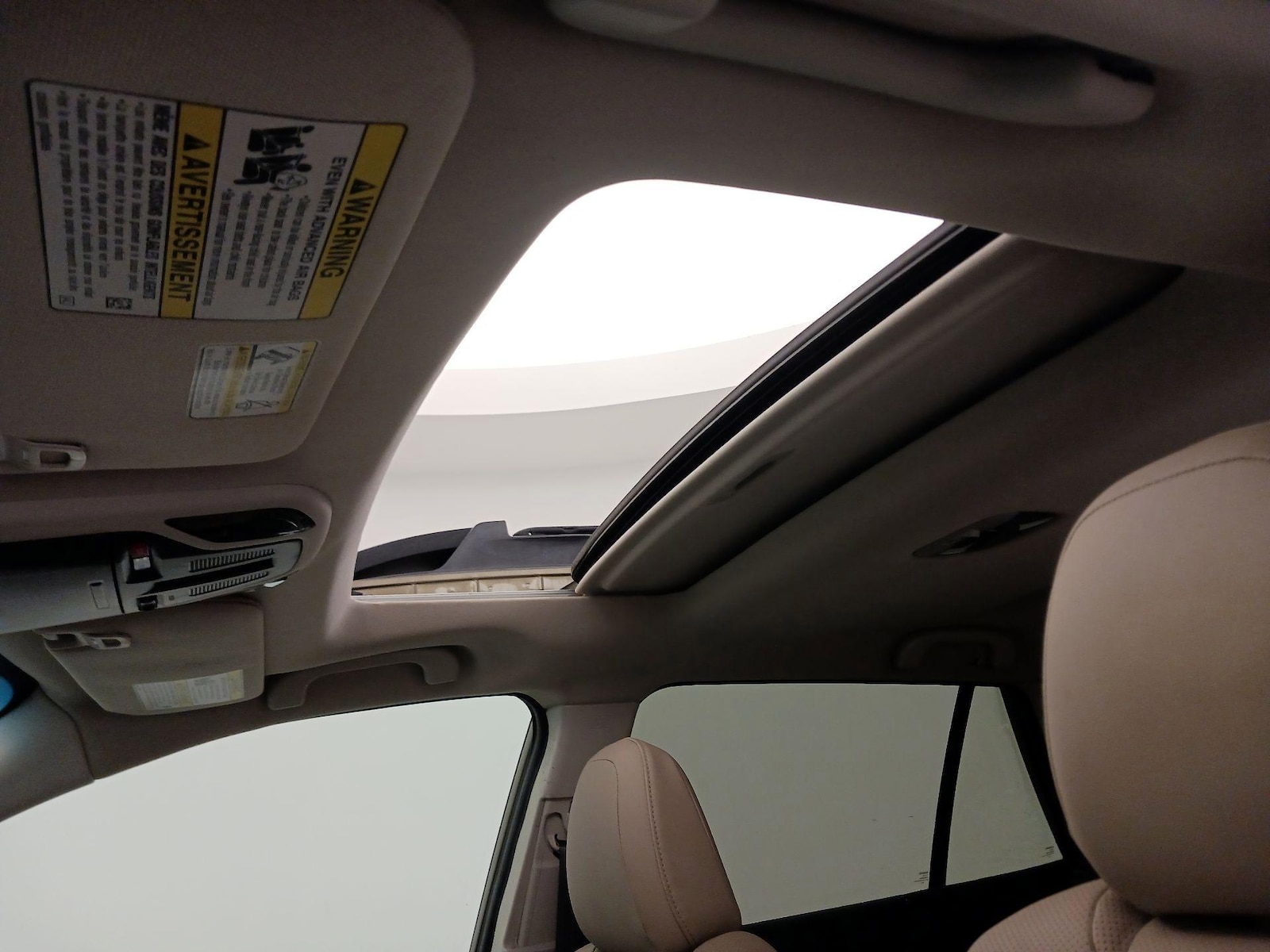 Sunroof(s) & Overhead Airbags