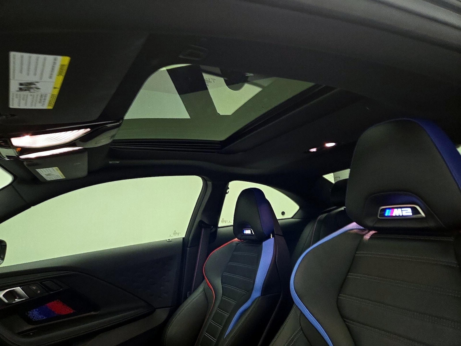 Sunroof(s) & Overhead Airbags
