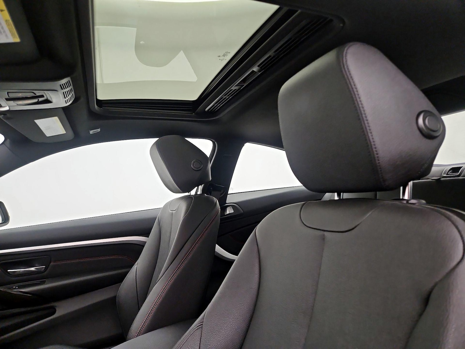 Sunroof(s) & Overhead Airbags