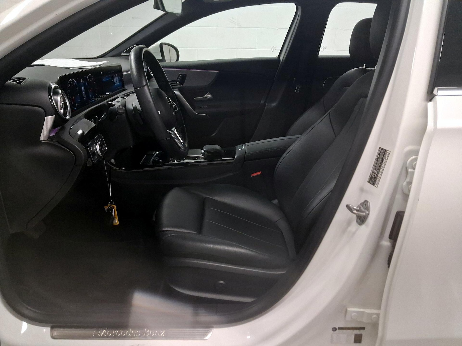 Power Seat(s) & Leather Seats