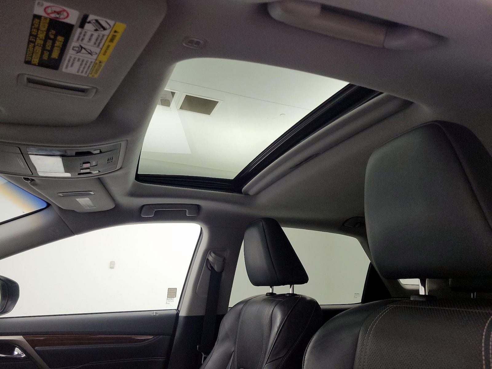 Sunroof(s) & Overhead Airbags