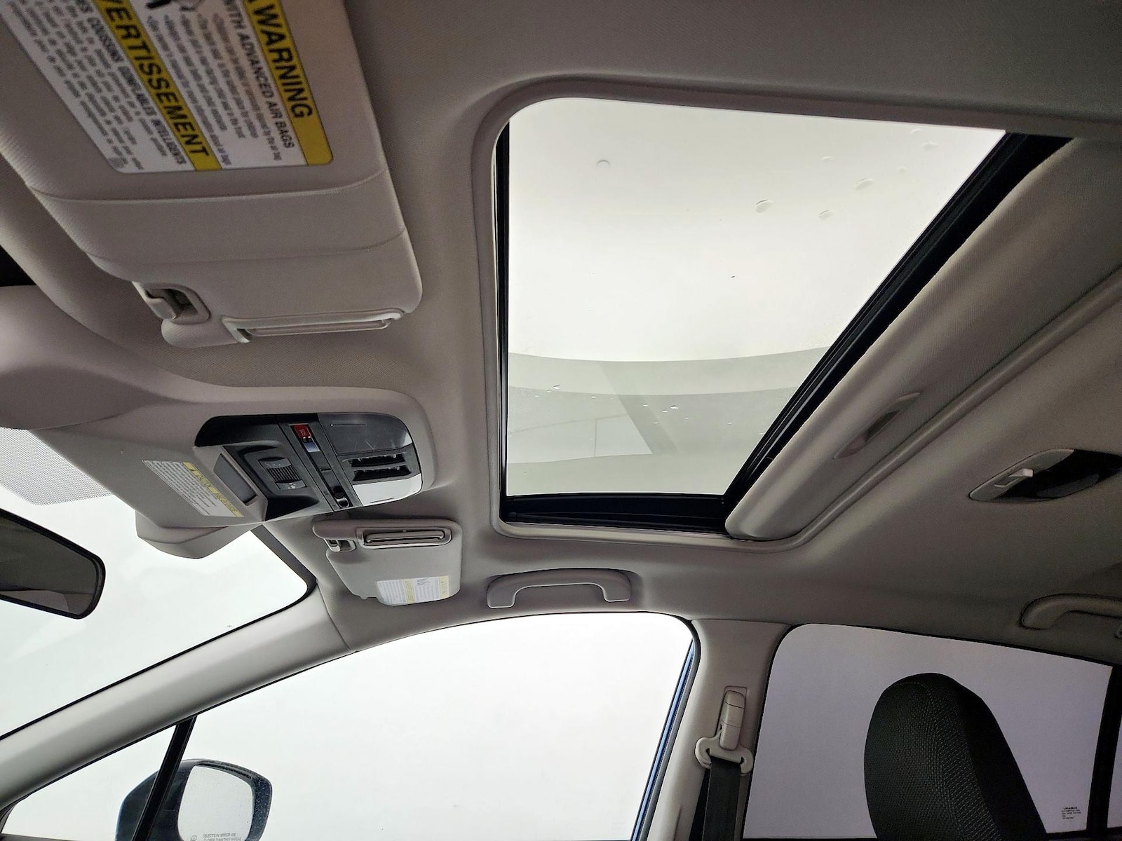 Sunroof(s) & Overhead Airbags