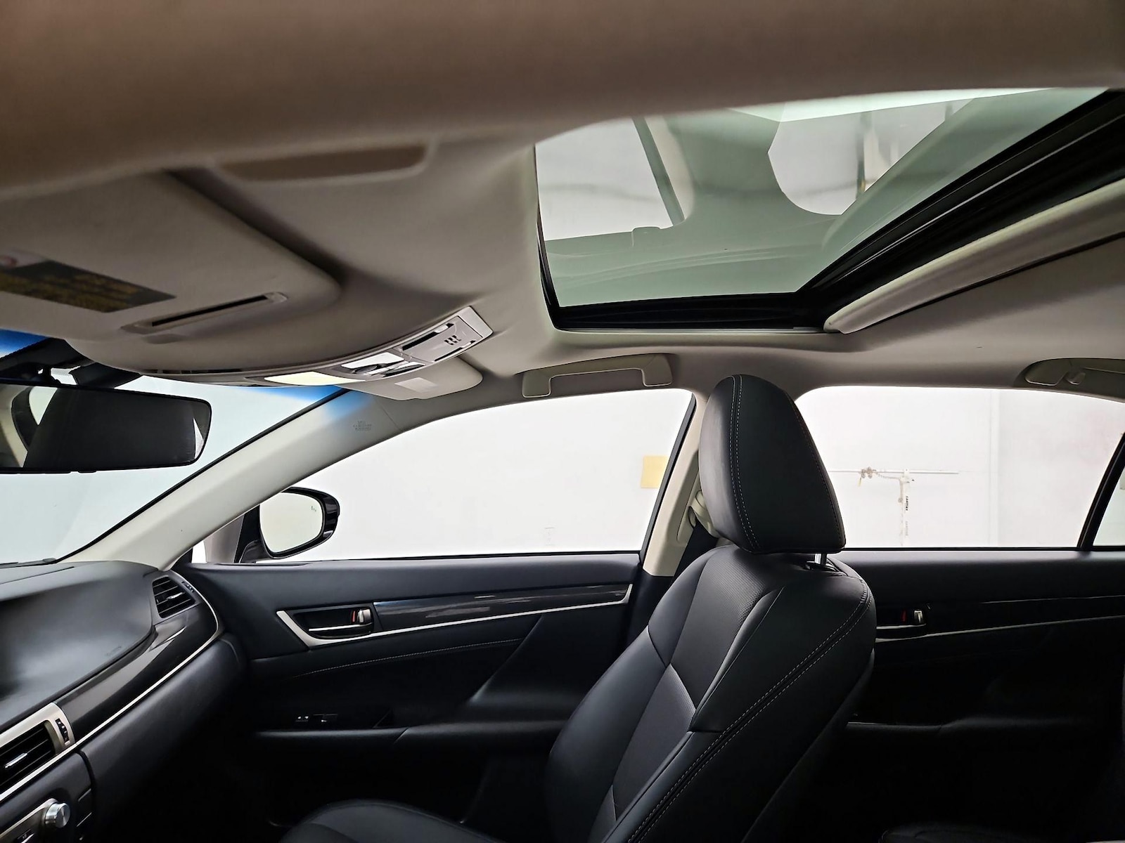 Sunroof(s) & Overhead Airbags