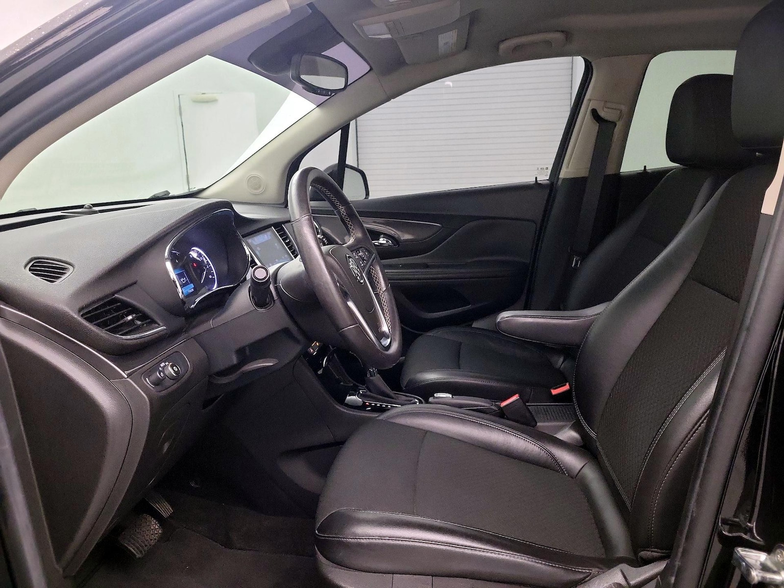 Power Seat(s) & Side Airbags