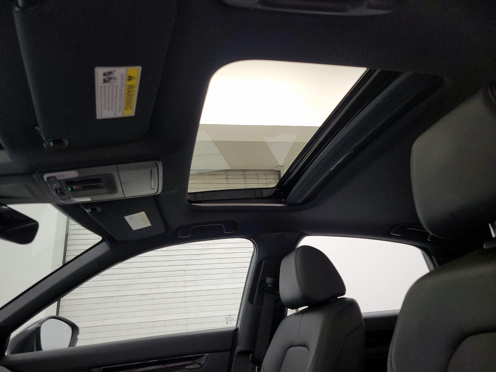 Sunroof(s) & Overhead Airbags