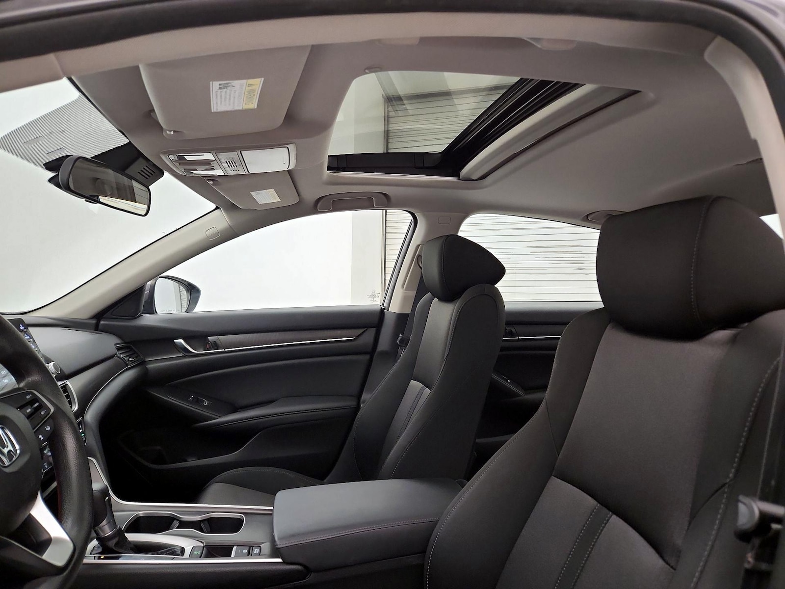 Sunroof(s) & Overhead Airbags