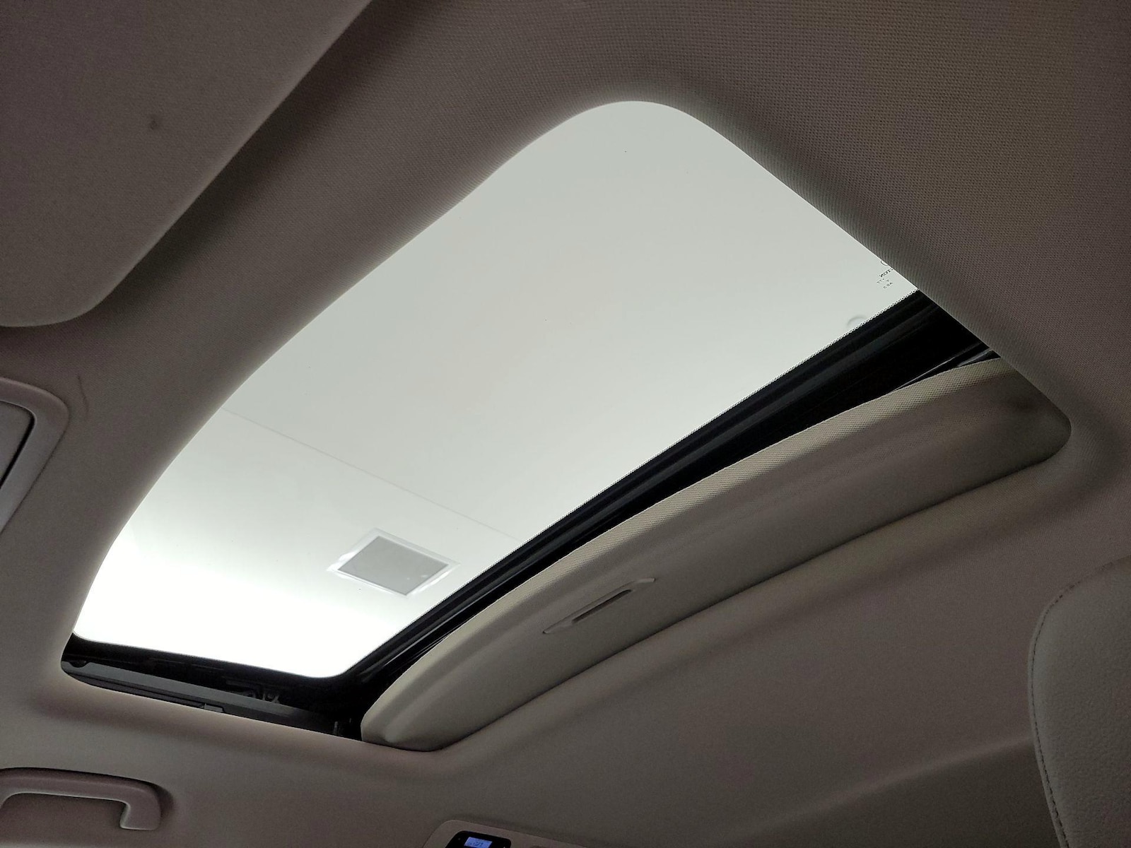 Sunroof(s) & Overhead Airbags