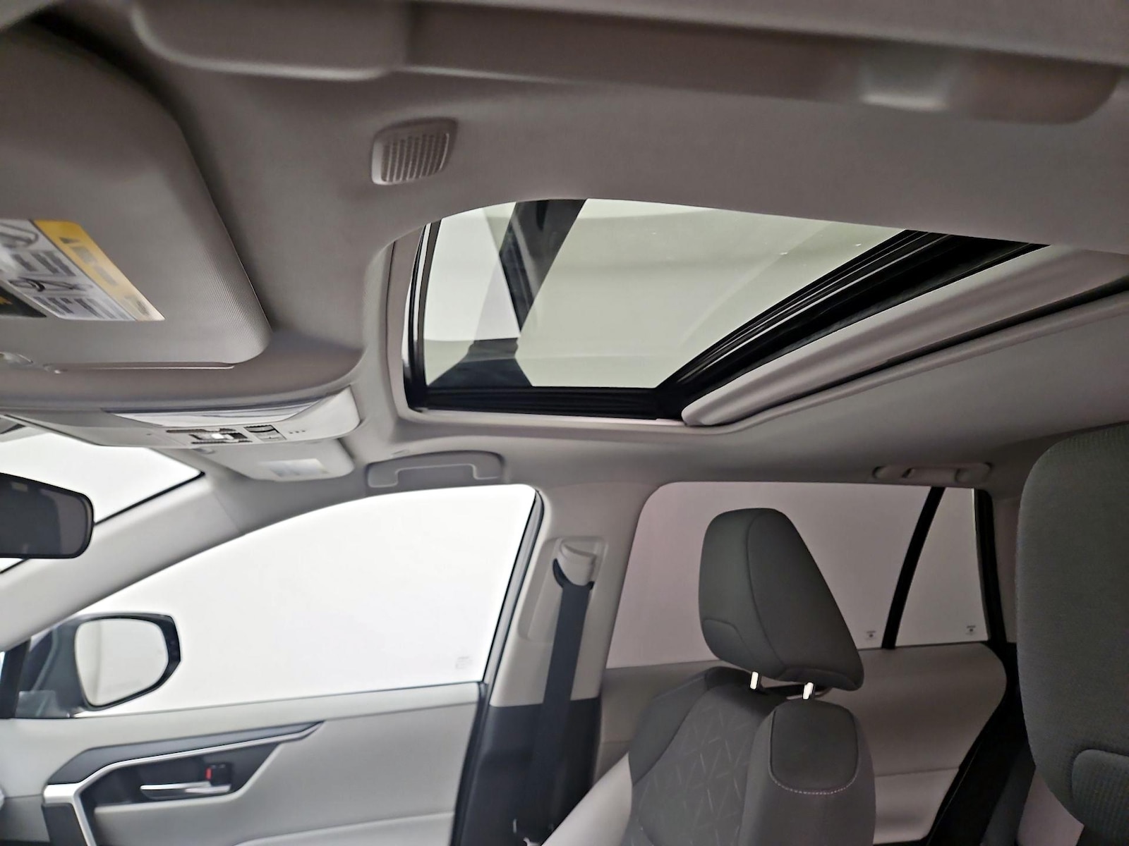 Sunroof(s) & Overhead Airbags