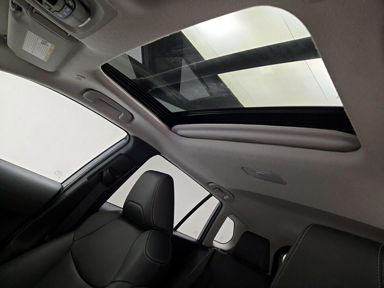 Sunroof(s) & Overhead Airbags