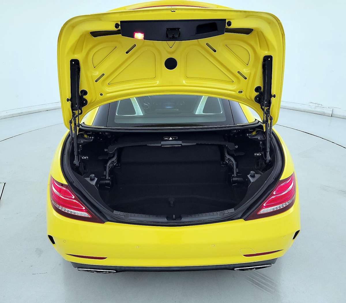 Trunk/Cargo (Seats Up)