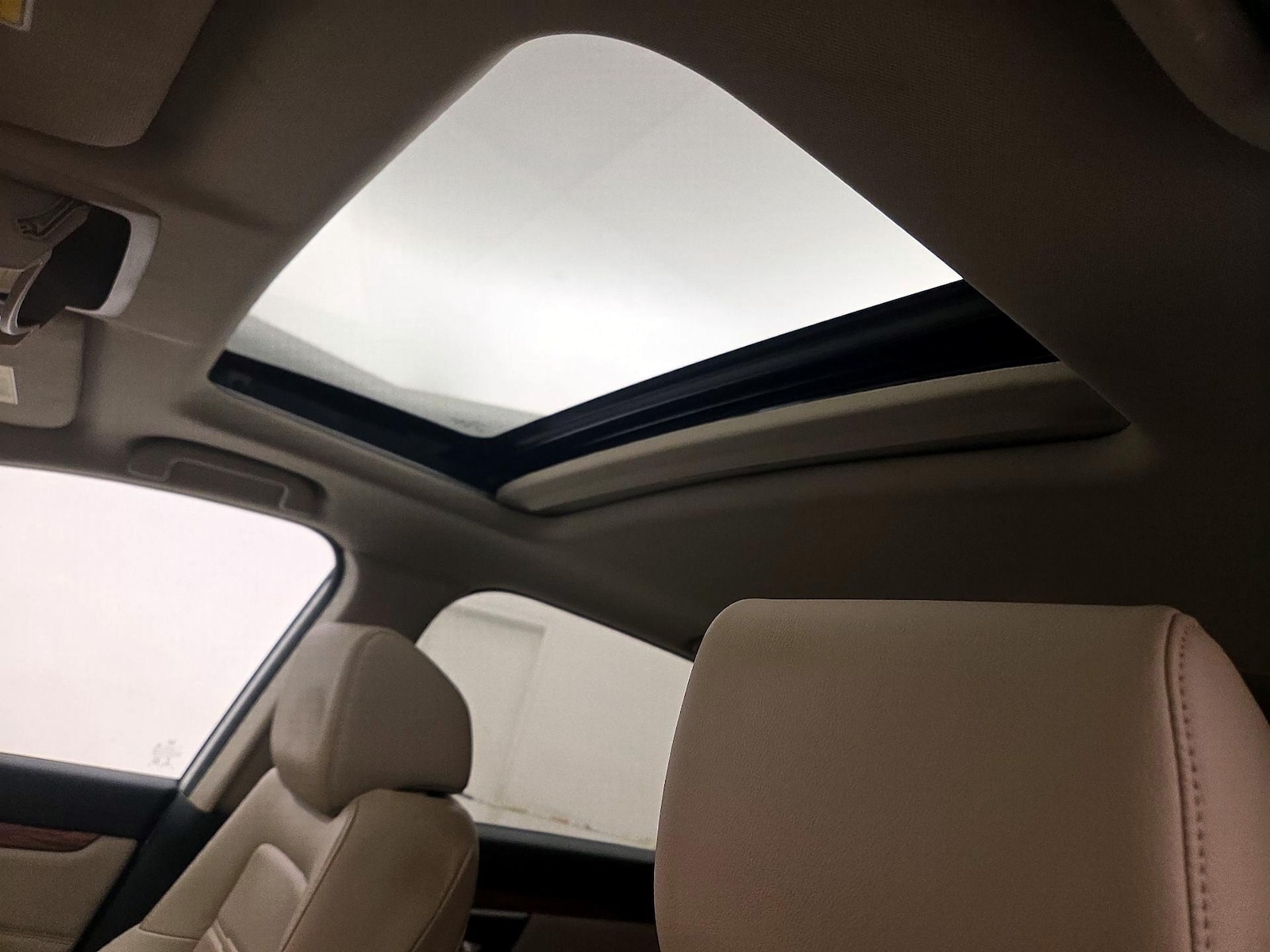 Sunroof(s) & Overhead Airbags