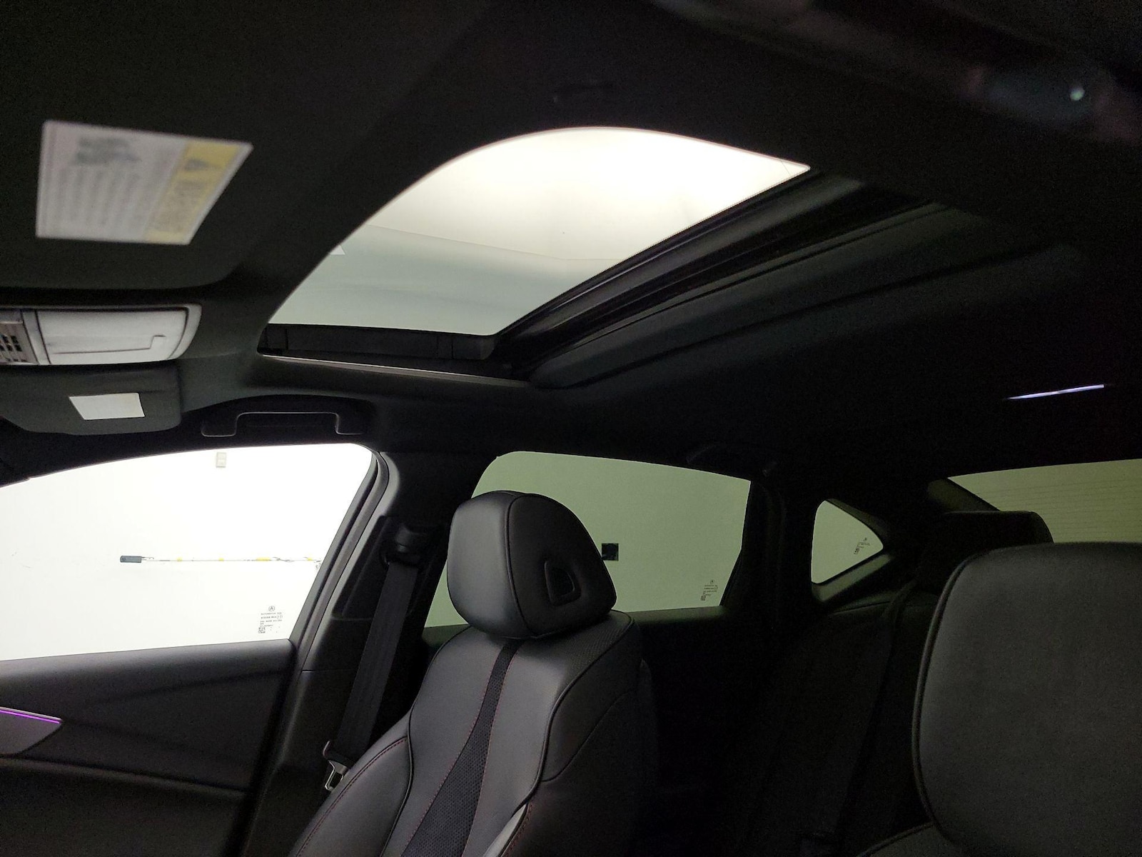 Sunroof(s) & Overhead Airbags