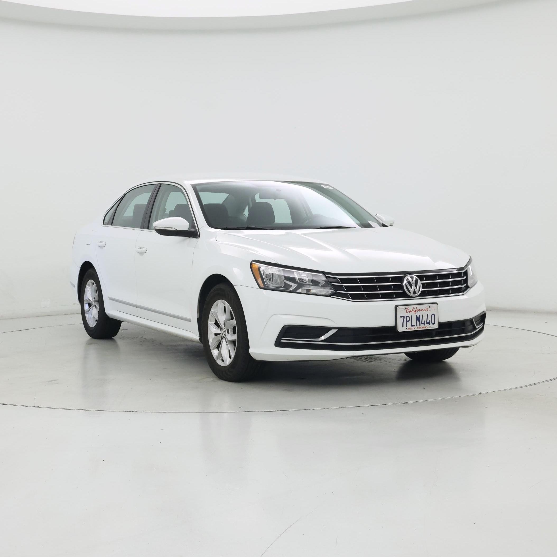 White 2016 Volkswagen Passat Sedan Front-Wheel Drive Automatic