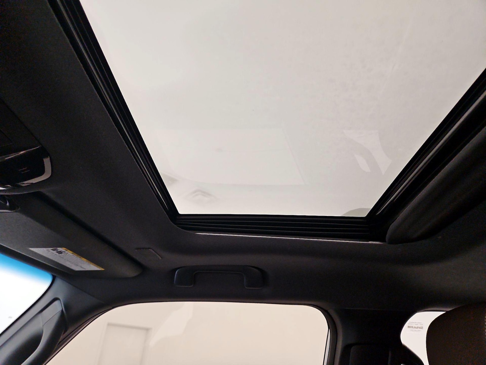 Sunroof(s) & Overhead Airbags