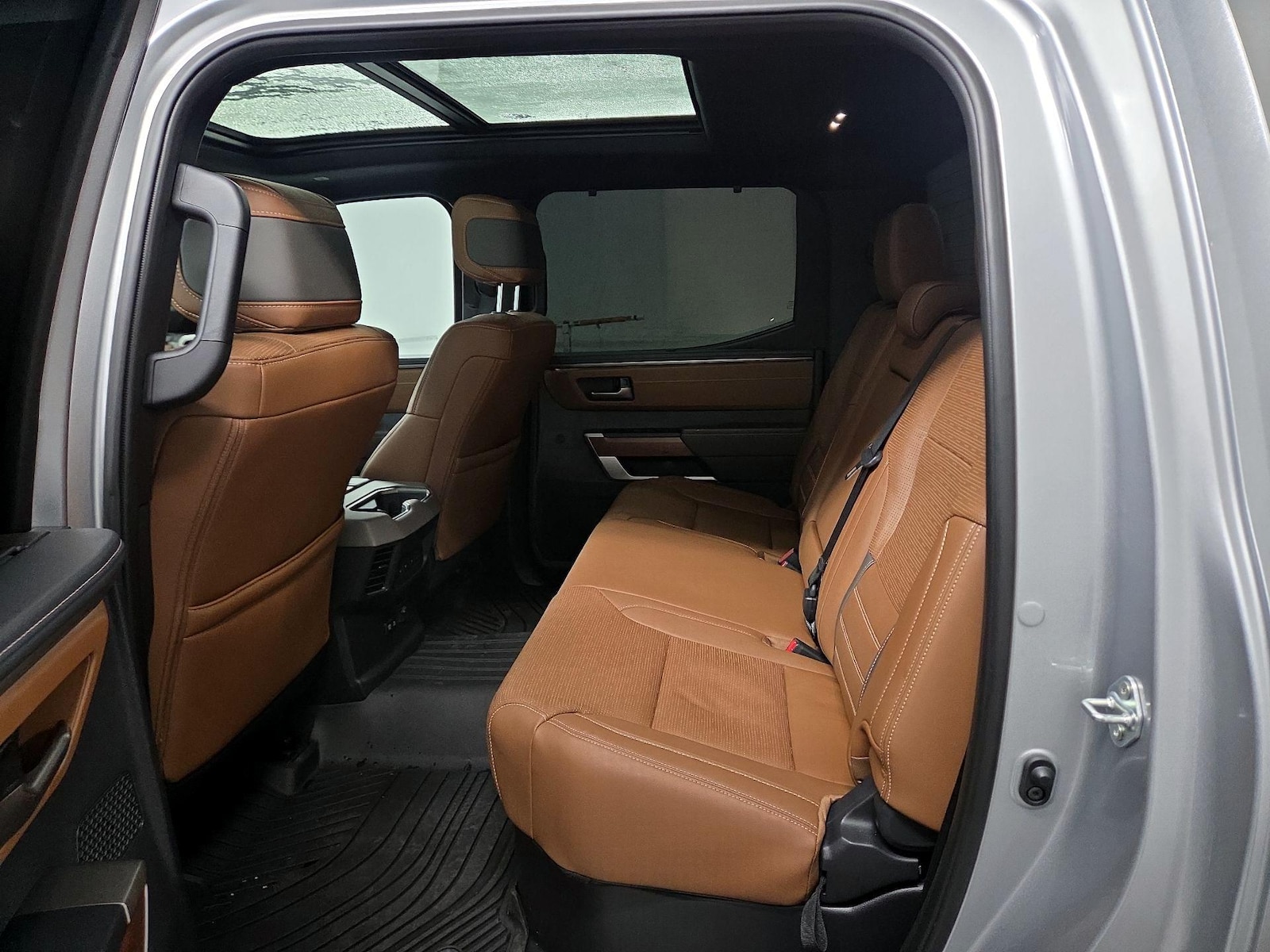 Rear A/C Seat(s)
