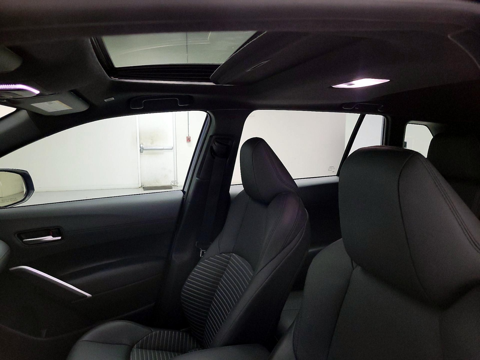 Sunroof(s) & Overhead Airbags