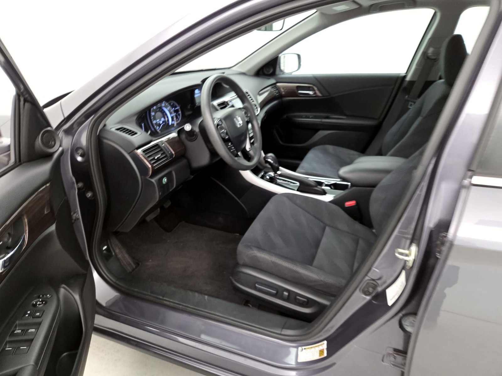 Power Seat(s) & Side Airbags