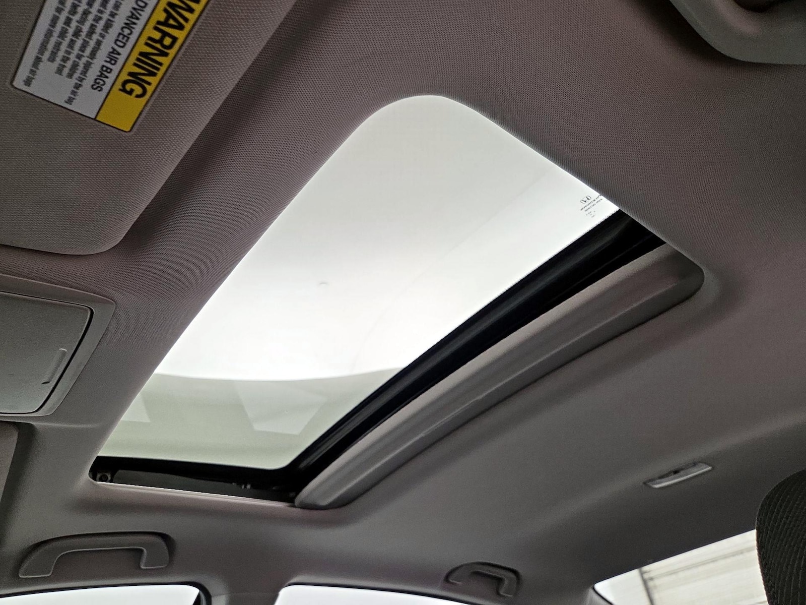 Sunroof(s) & Overhead Airbags