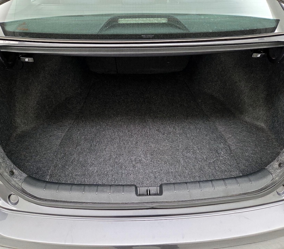 Trunk/Cargo (Seats Up)