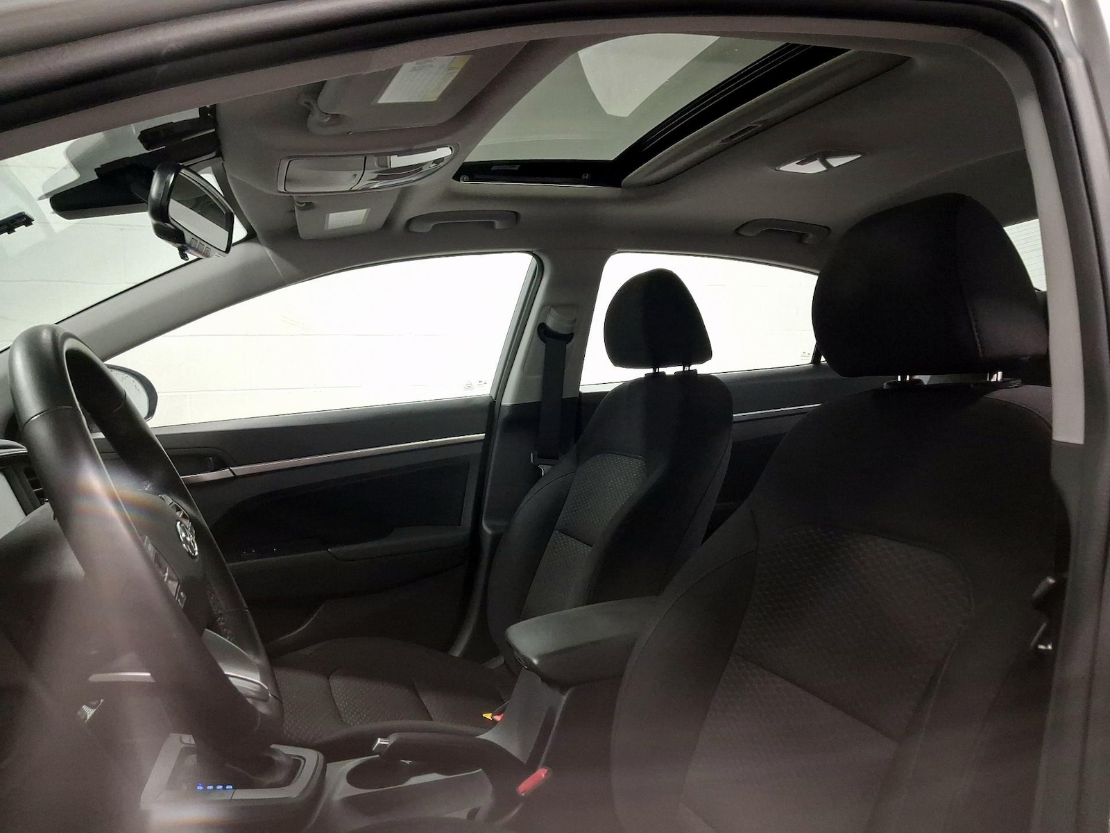 Sunroof(s) & Overhead Airbags