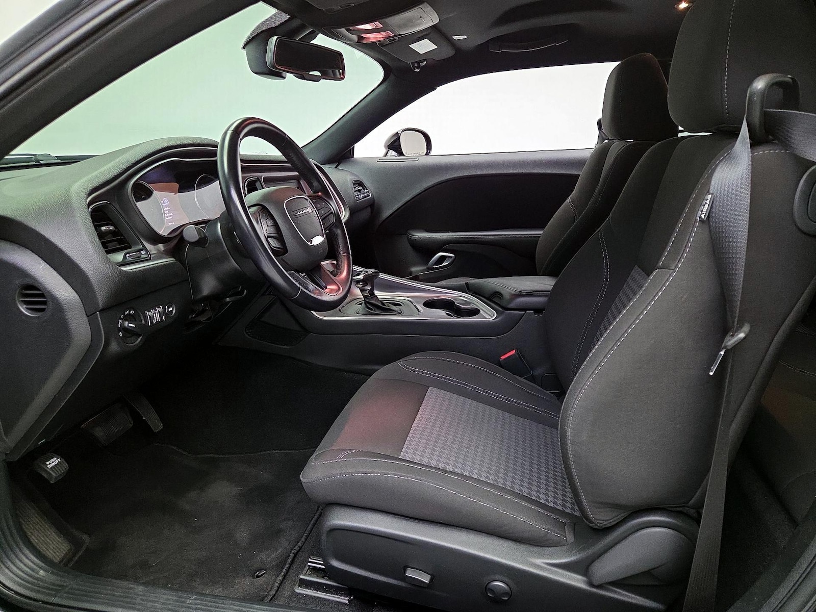 Power Seat(s) & Side Airbags