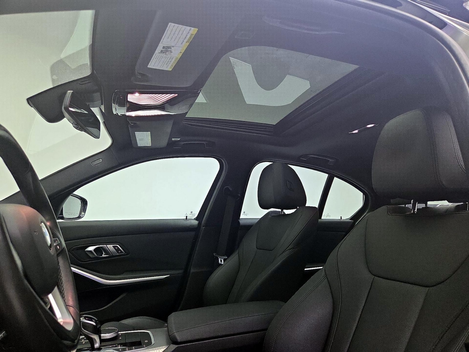 Sunroof(s) & Overhead Airbags