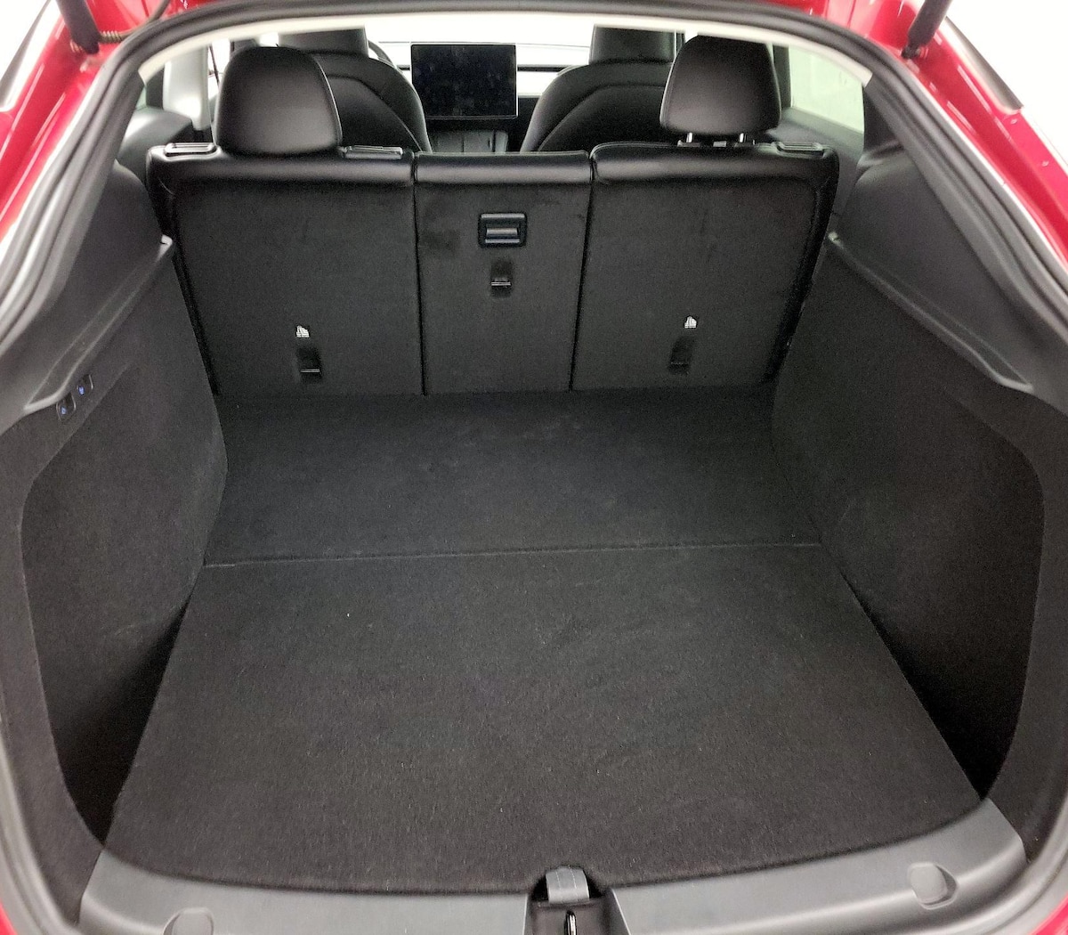 Trunk/Cargo (Seats Up)
