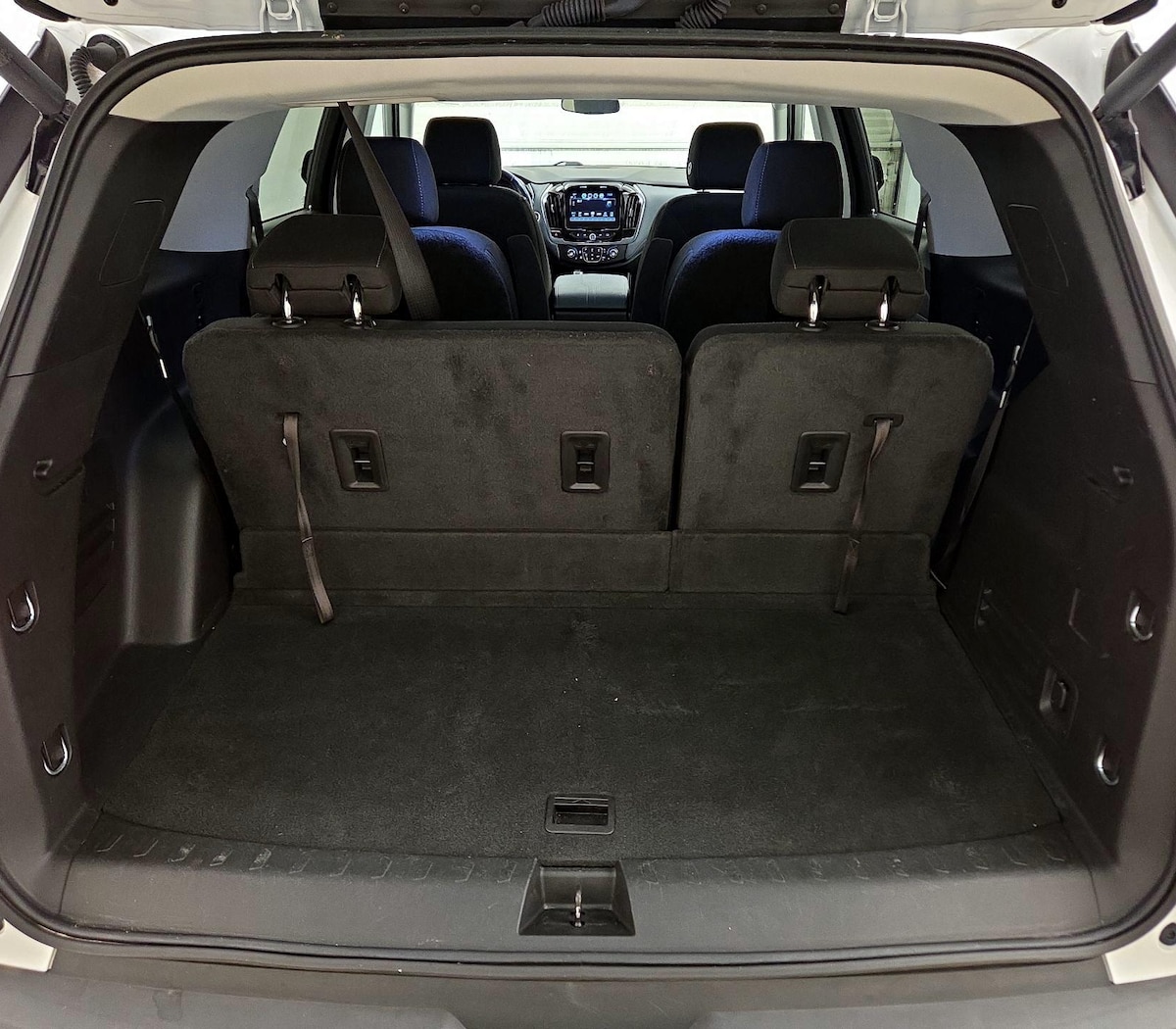 Trunk/Cargo (Seats Up)