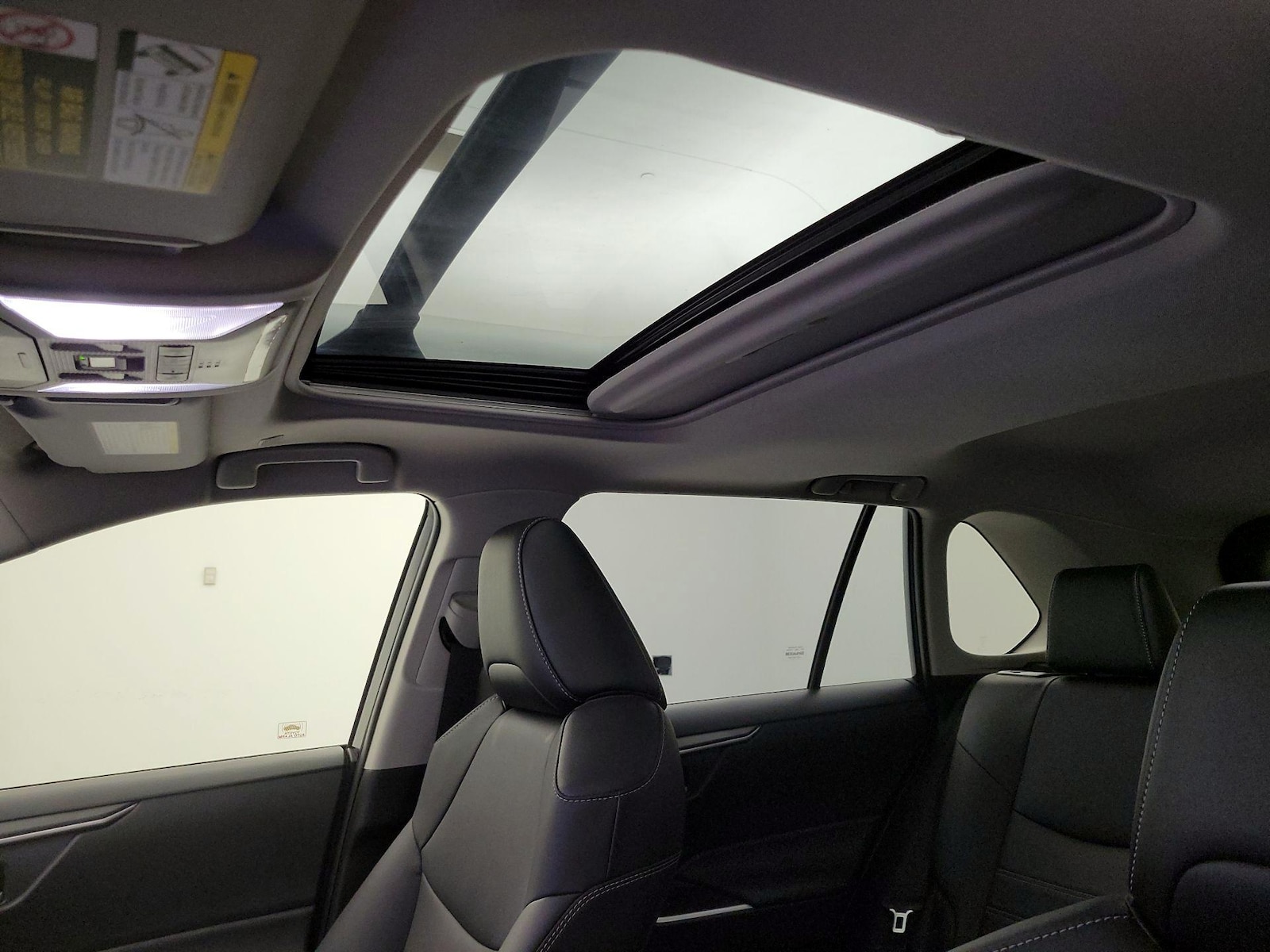 Sunroof(s) & Overhead Airbags