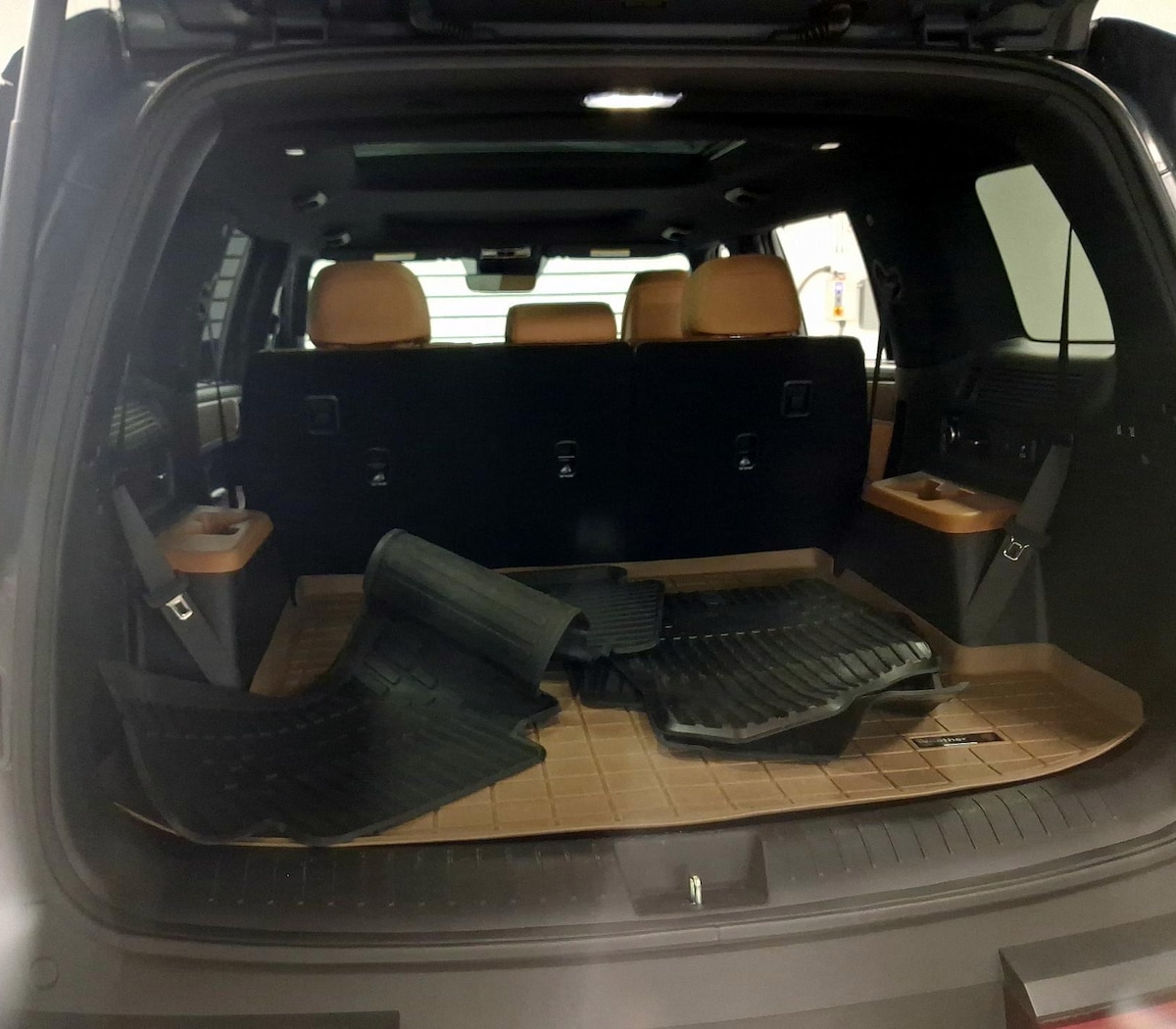 Trunk/Cargo (Seats Up)