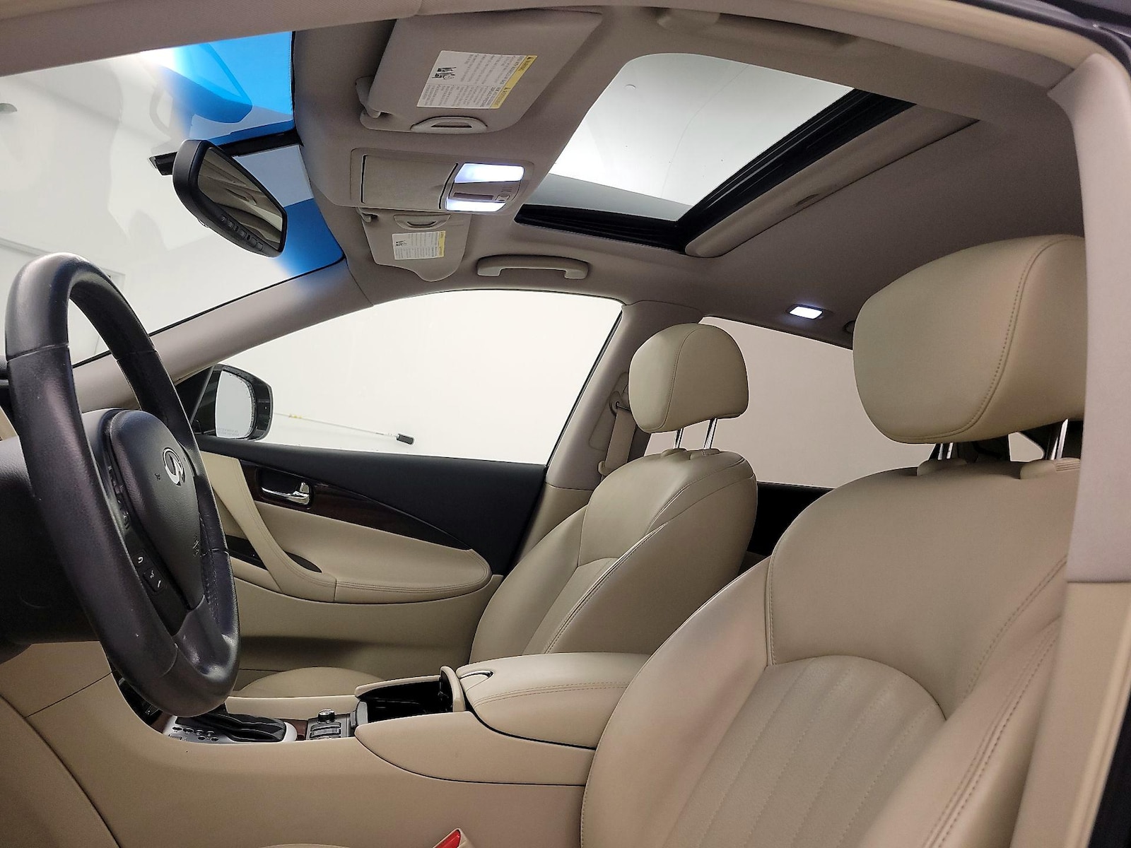 Sunroof(s) & Overhead Airbags
