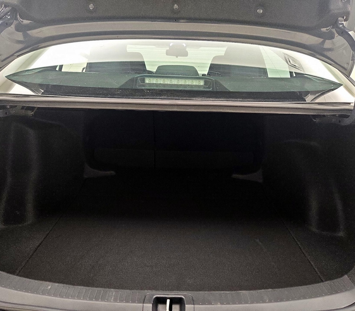 Trunk/Cargo (Seats Up)