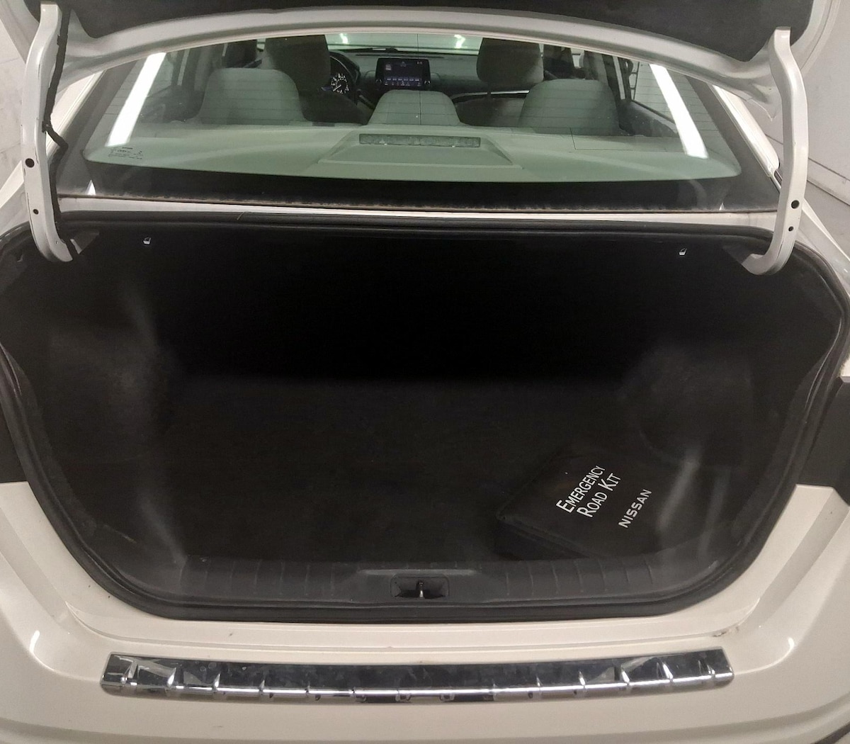 Trunk/Cargo (Seats Up)