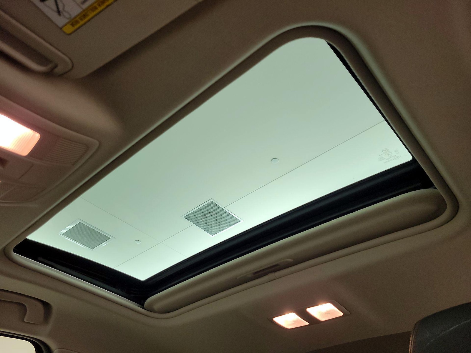 Sunroof(s) & Overhead Airbags
