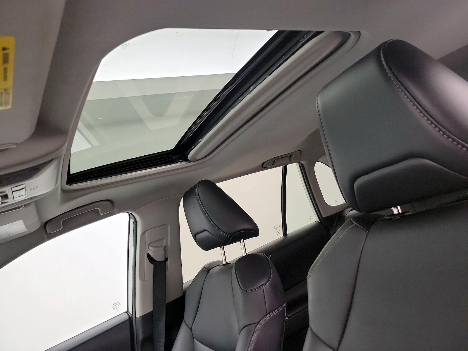 Sunroof(s) & Overhead Airbags