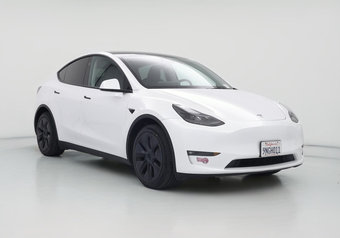 2024 Tesla Model Y Long Range All-Wheel Drive in White — CarMax photo