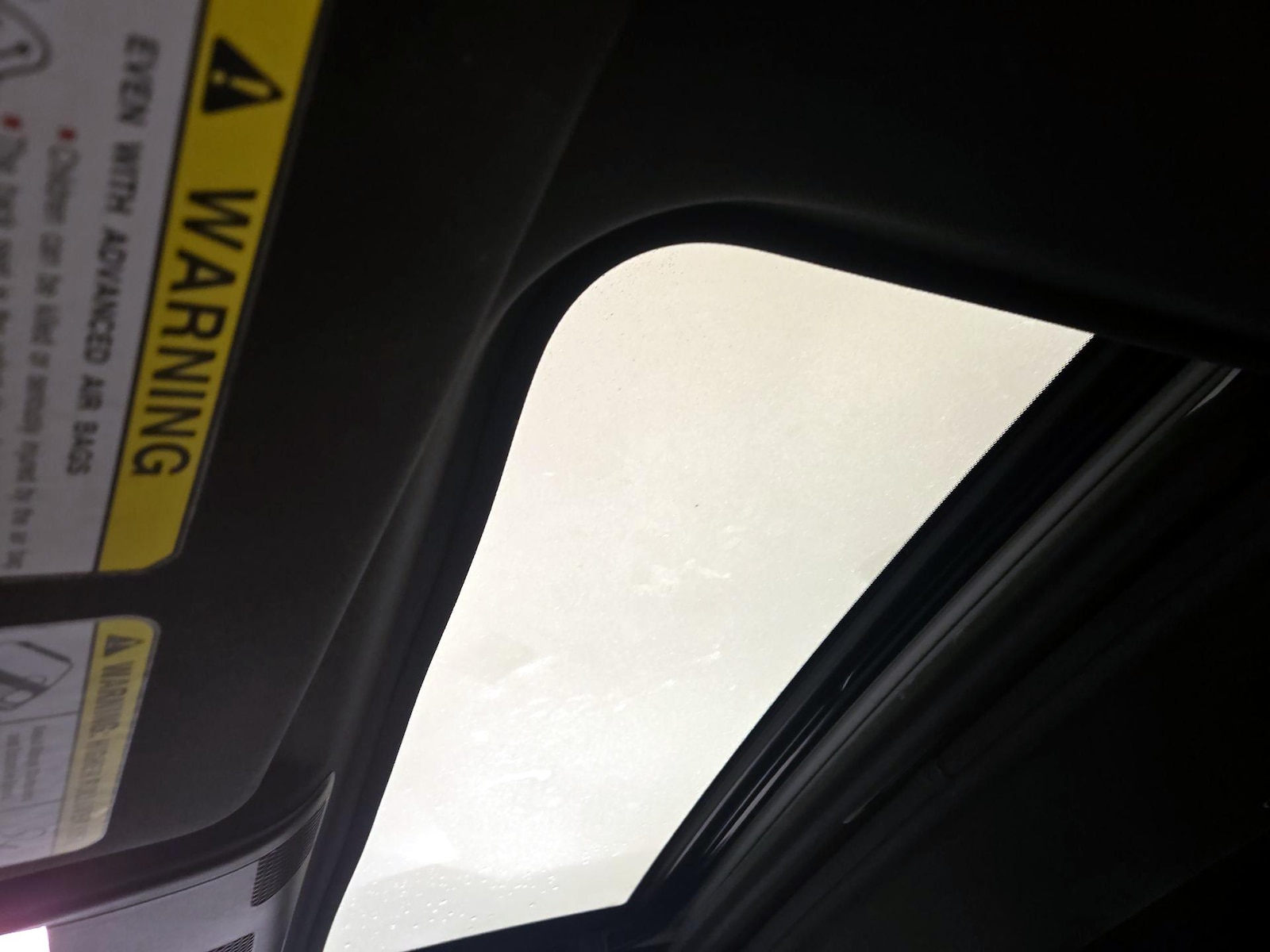 Sunroof(s) & Overhead Airbags
